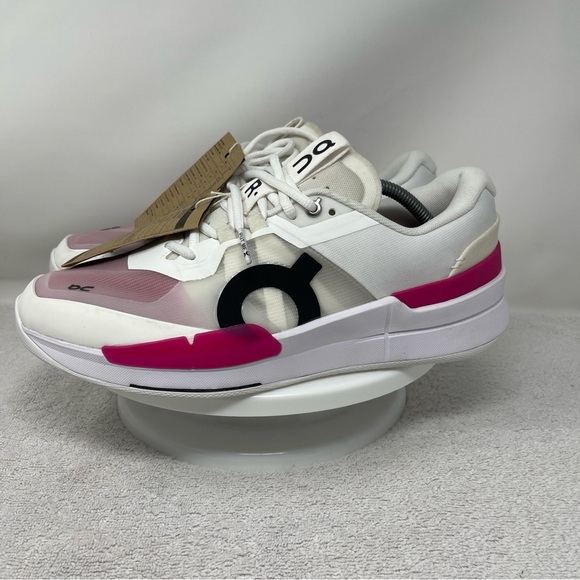 On Cloud The Roger Pro 2 Ben Shelton SAMPLE Men’s 12 Sneakers White Pink Shoes - Picture 3 of 8